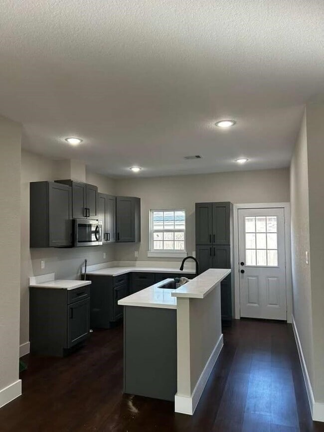 Foto del edificio - 704 Avenue I