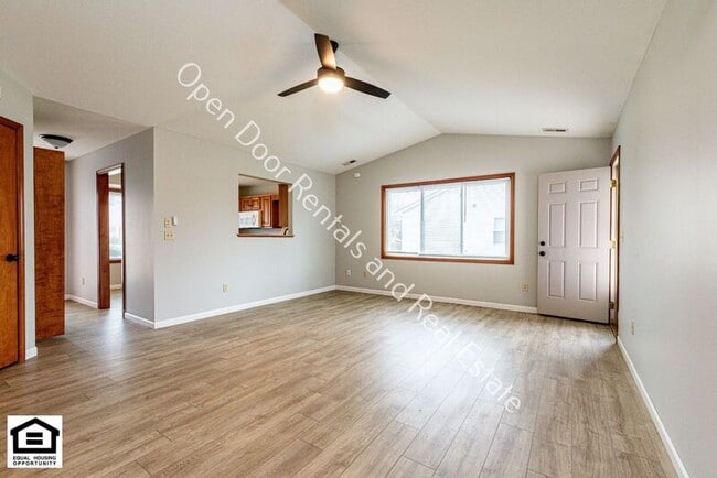 Foto del edificio - 1515 Flagstone Dr