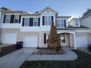 Building Photo - 2413 Woodridge Dr