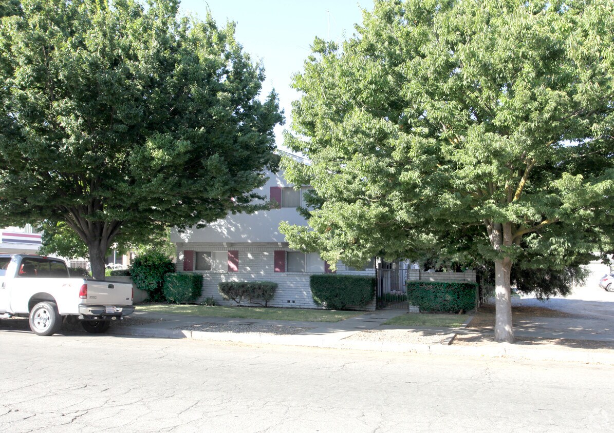 Primary Photo - 719 16th St