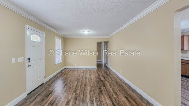 Foto del edificio - 194 Ridgewood Dr