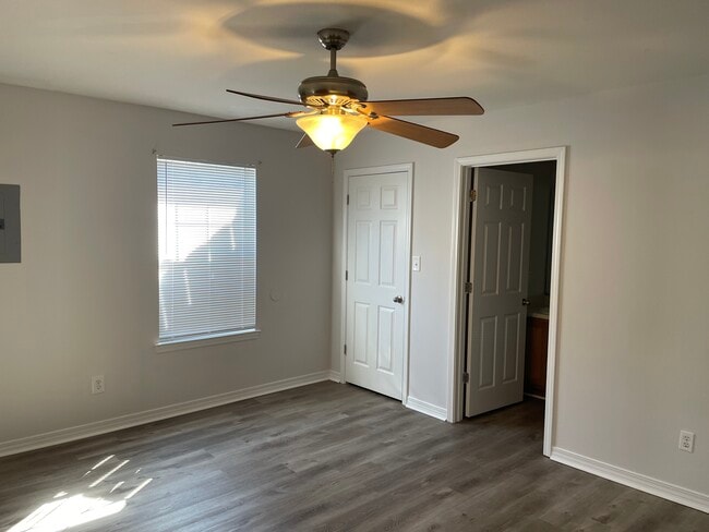 Foto del edificio - 5476 Quail Creek Cir