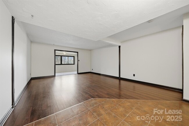 Foto del edificio - 2705 N Center St