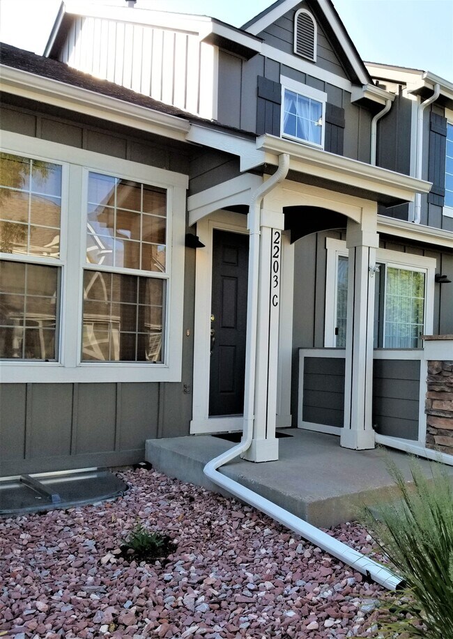 Building Photo - 2203 Copper Creek Dr