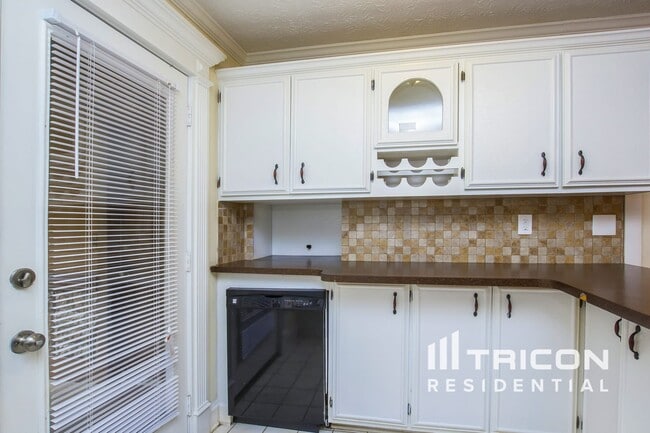 Foto del edificio - 4887 Lewis Rd