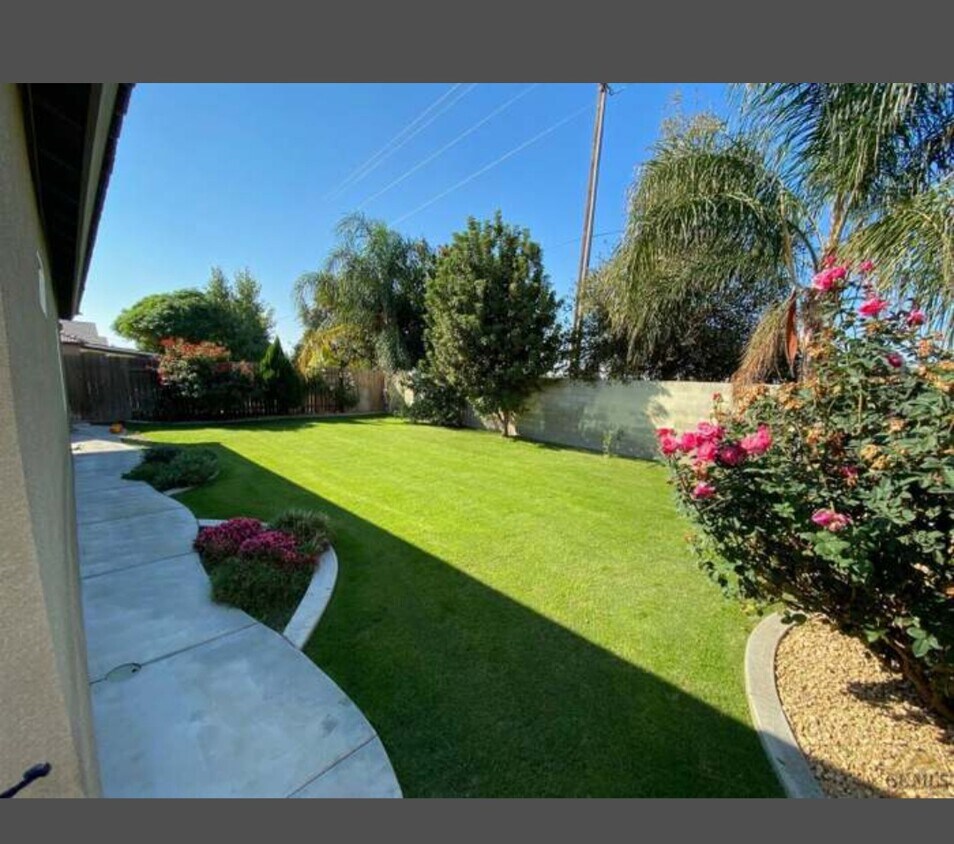 Foto del edificio - 8203 Libby Ct