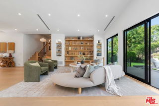 Foto del edificio - 20226 Lorenzana Dr