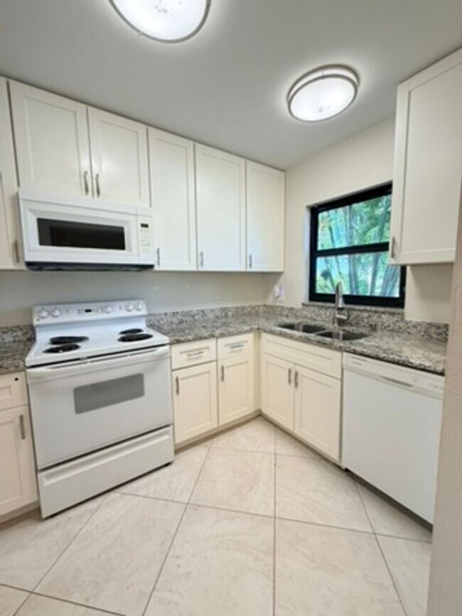Foto del edificio - 26560 Southern Pines Dr