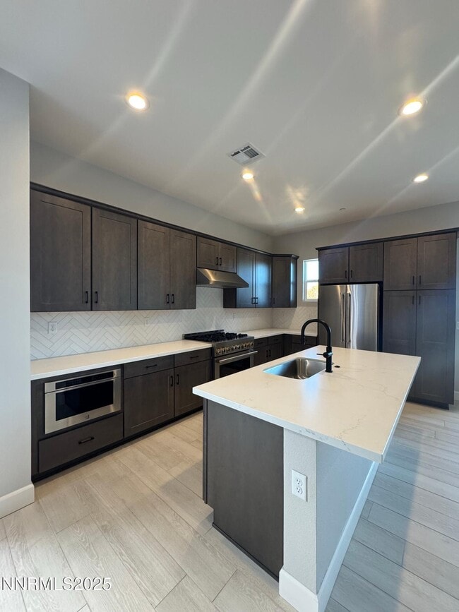 Building Photo - 1521 Golf Club Dr