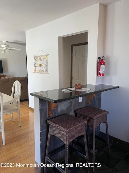 Foto del edificio - 65 Grand Central Ave