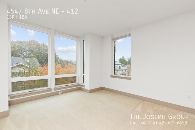 Building Photo - 4547 8th Ave NE