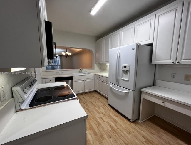 Foto del edificio - 10700 NW 66th St