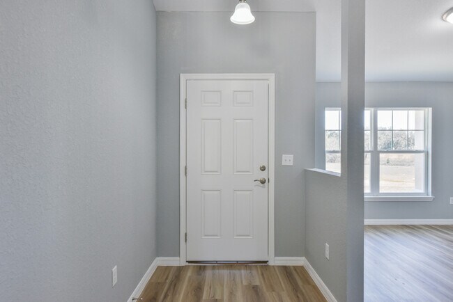 Foto del edificio - BRAND NEW!! Construction in rainbow spring...