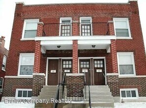 Building Photo - 4562-4566 Varrelmann Ave