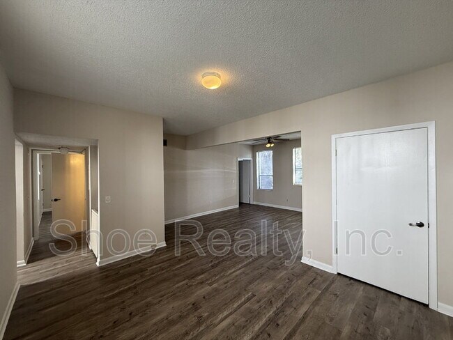 Building Photo - 2545 Oak St