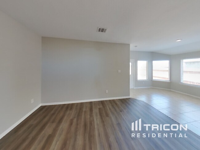Building Photo - 809 Walls Blvd