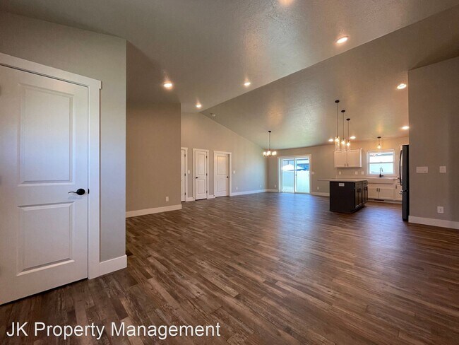 Building Photo - 3 br, 2 bath House - 2304 22nd St S
