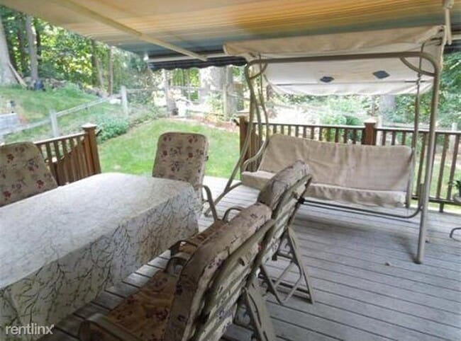 Building Photo - 4 br, 2.5 bath House - 287 Groton Rd
