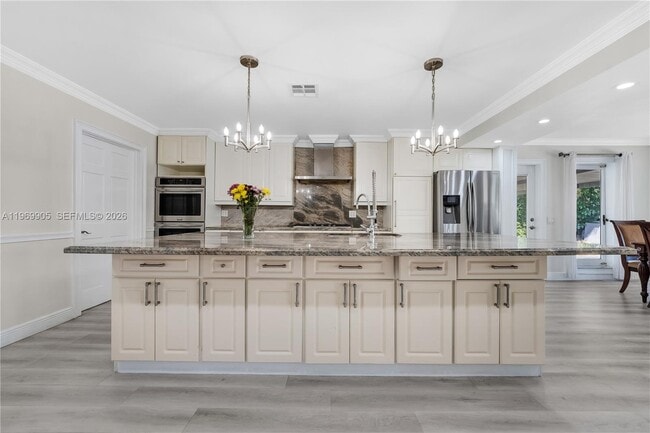 Building Photo - 215 Entrada Dr