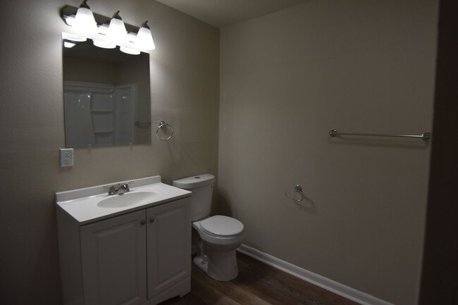 Building Photo - 4 Bedroom 2 Full Bathroom Boone for Rent