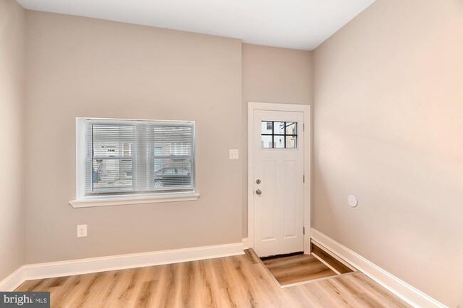 Building Photo - 3805 Mt Pleasant Ave