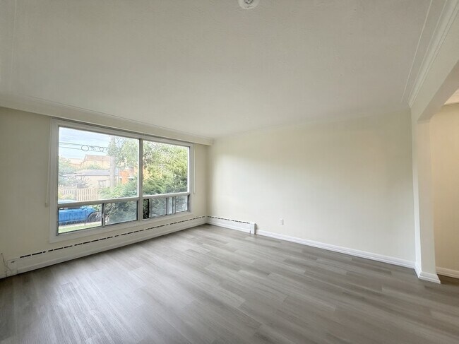 Building Photo - 46 Montcalm Ave