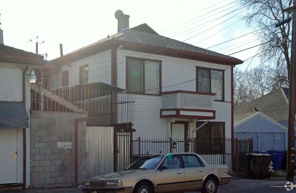 Building Photo - 2505 18th St
