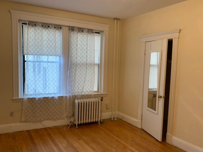 Foto del edificio - 35 Chestnut Hill Ave