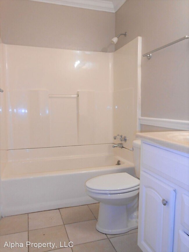 Building Photo - 4 br, 1 bath House - 107 Osmond Drive