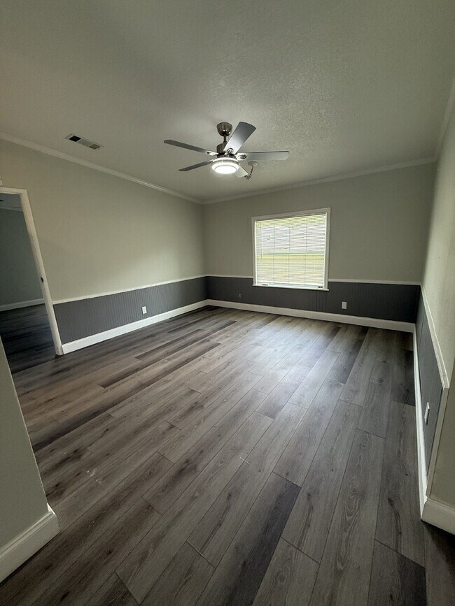 Foto del edificio - "Charming 3-Bed, 2-Bath Mobile Home Retrea...
