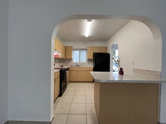 Foto del edificio - 980 NE 170th St