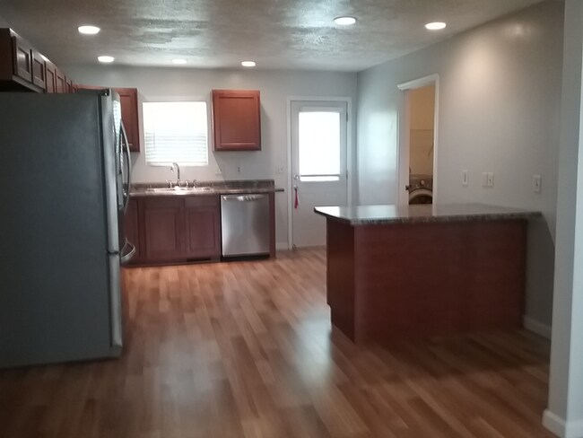 Foto del edificio - 12620 Kenai Dr