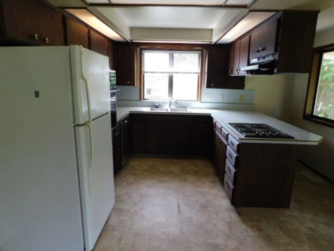 Building Photo - 3Bd/2Ba Single Story House - Available Soon!
