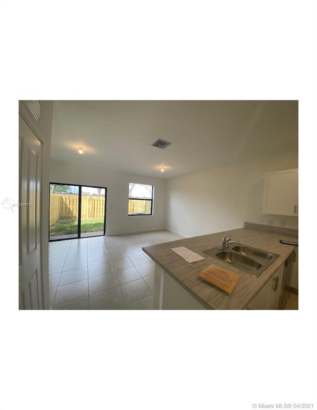 Building Photo - 753 NE 208th Terrace