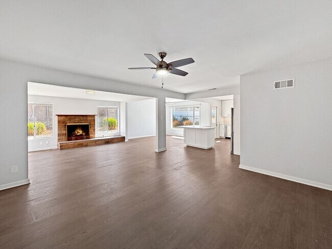 Building Photo - Beautifully Upgraded 2B/2BA House W/ 2-Car...
