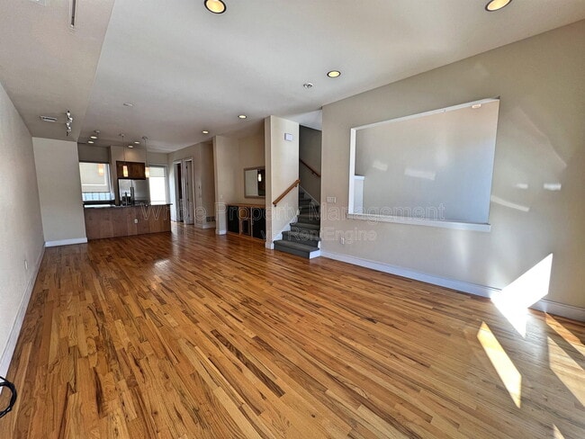 Foto del edificio - 2403 Bryant St