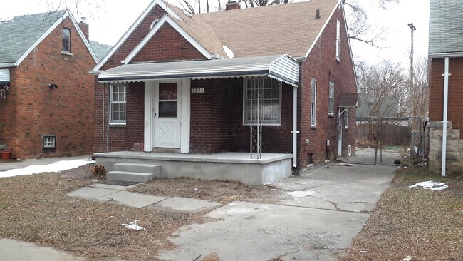 Building Photo - 8544 Roselawn St