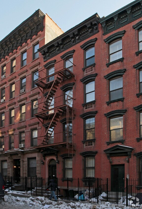 Primary Photo - 454 W 50th St
