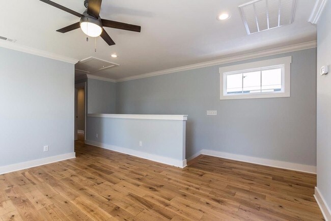Building Photo - Private Bedroom/Bath for Rent in the Nations!