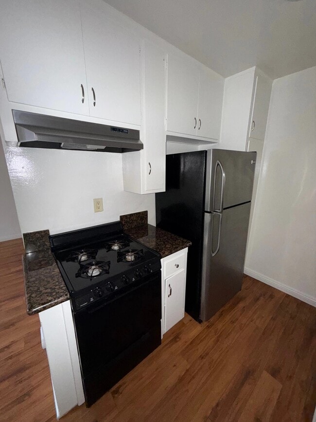 Foto del edificio - 4524 S Slauson Ave