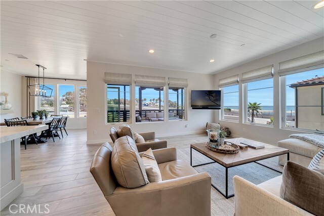 Foto del edificio - 1417 Doheny Way