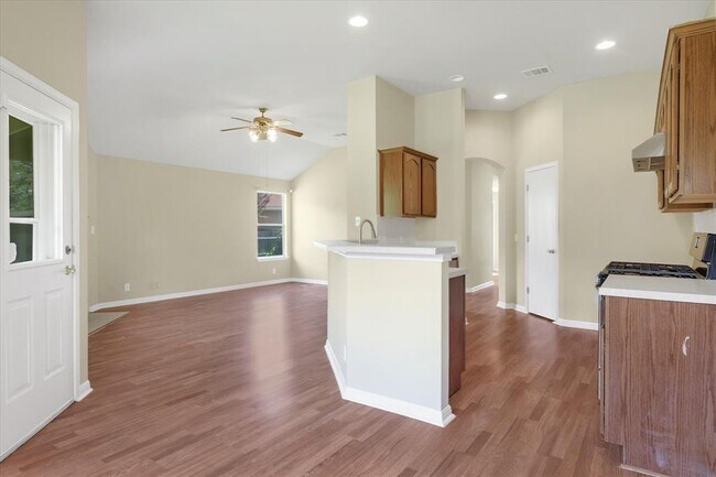 Building Photo - 5600 Netleaf Rd