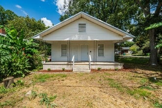 Building Photo - 1301 Vivian St SW