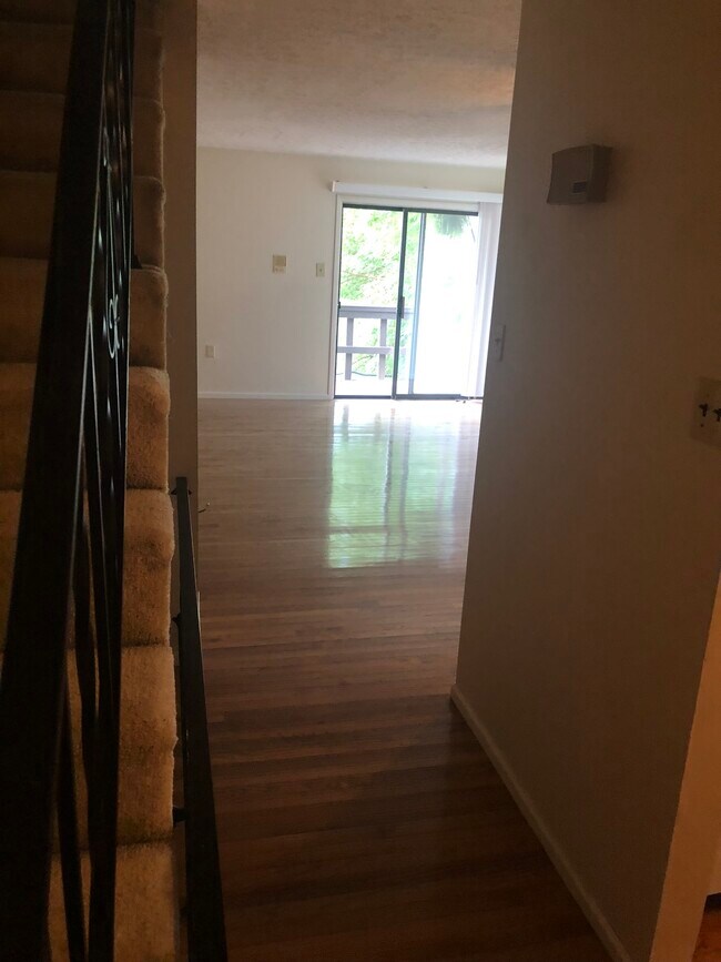 Foto del edificio - 210 Ridge Ave