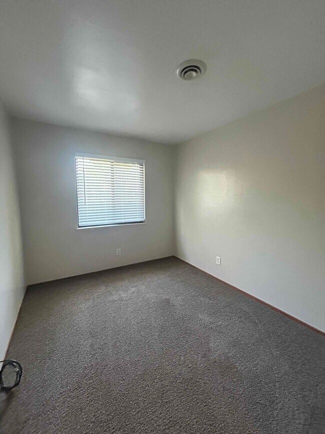 Foto del edificio - 3 Bedroom 2 Bath Centrally located in Down...