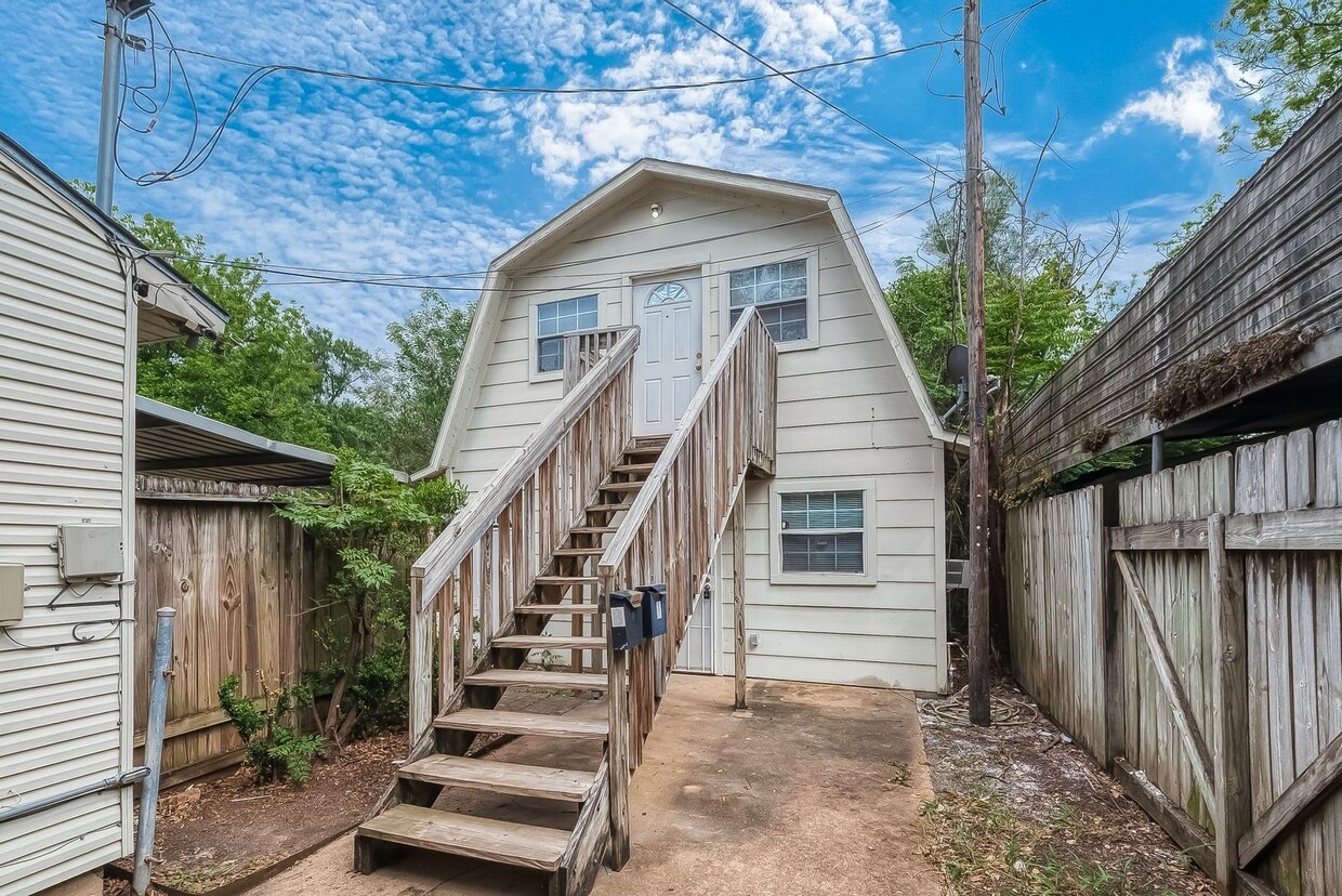 Primary Photo - For Lease | Efficiency 1 Bath | 600 Sq Ft ...
