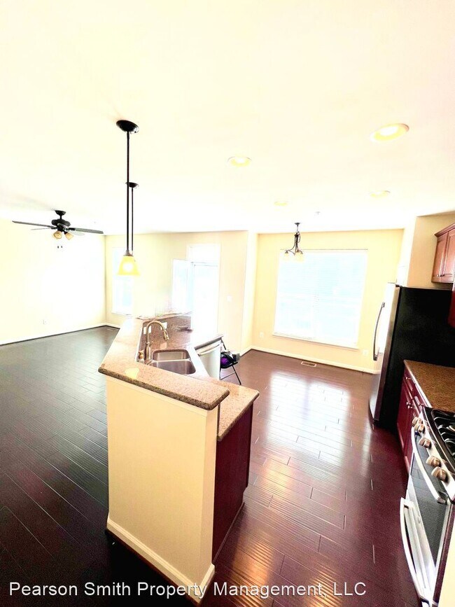 Building Photo - 3 br, 3.5 bath House - 42275 Canary Grass Sq.