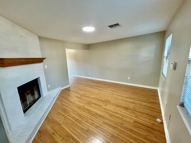 Foto del edificio - Cozy 2 Bed, 1.5 Bath in Lexington!