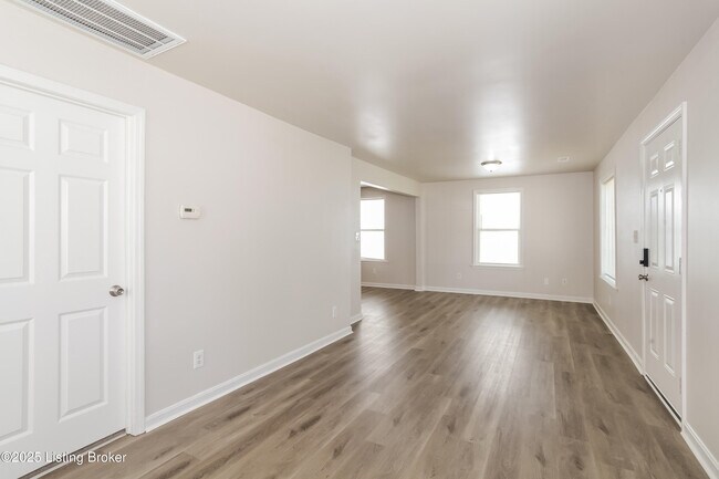 Building Photo - 5130 Fay Ave