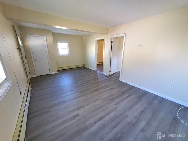 Foto del edificio - 615 Ridgewood Ave